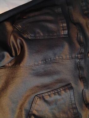 Woman Black Leather Pants Sleek